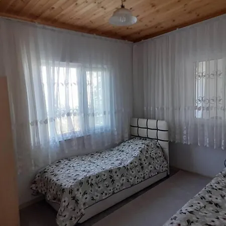 Mustakil Bahceli Ev, 5 Min To Airport Dalaman